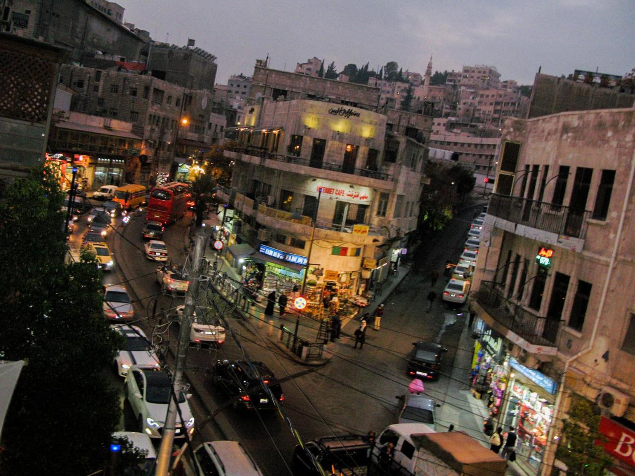 Cliff Hostel Amman Exterior photo