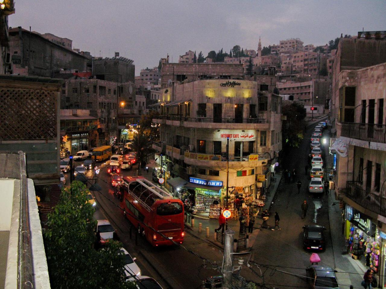 Cliff Hostel Amman Exterior photo